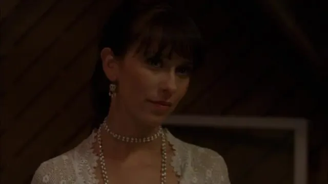 Кадры из сериала Говорящая с призраками (2005)
